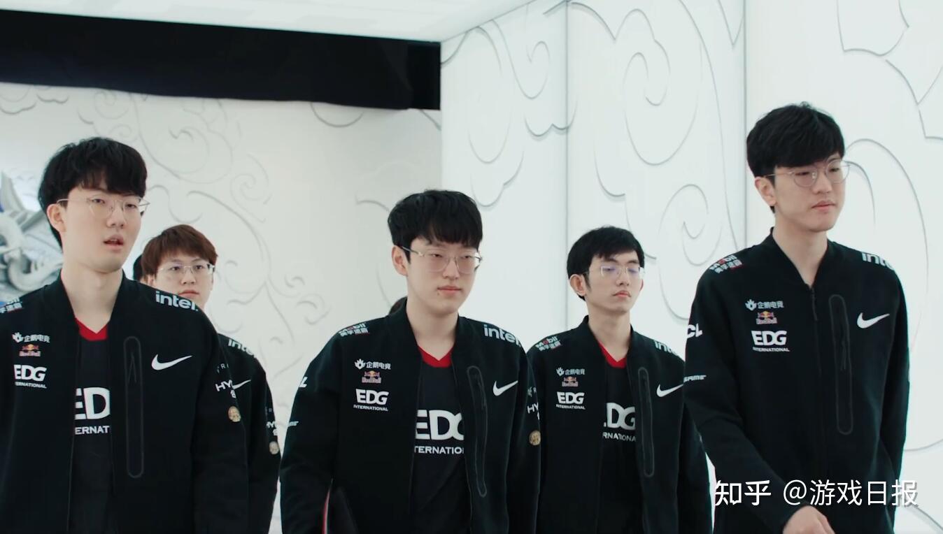 全体演员在 全体演员在