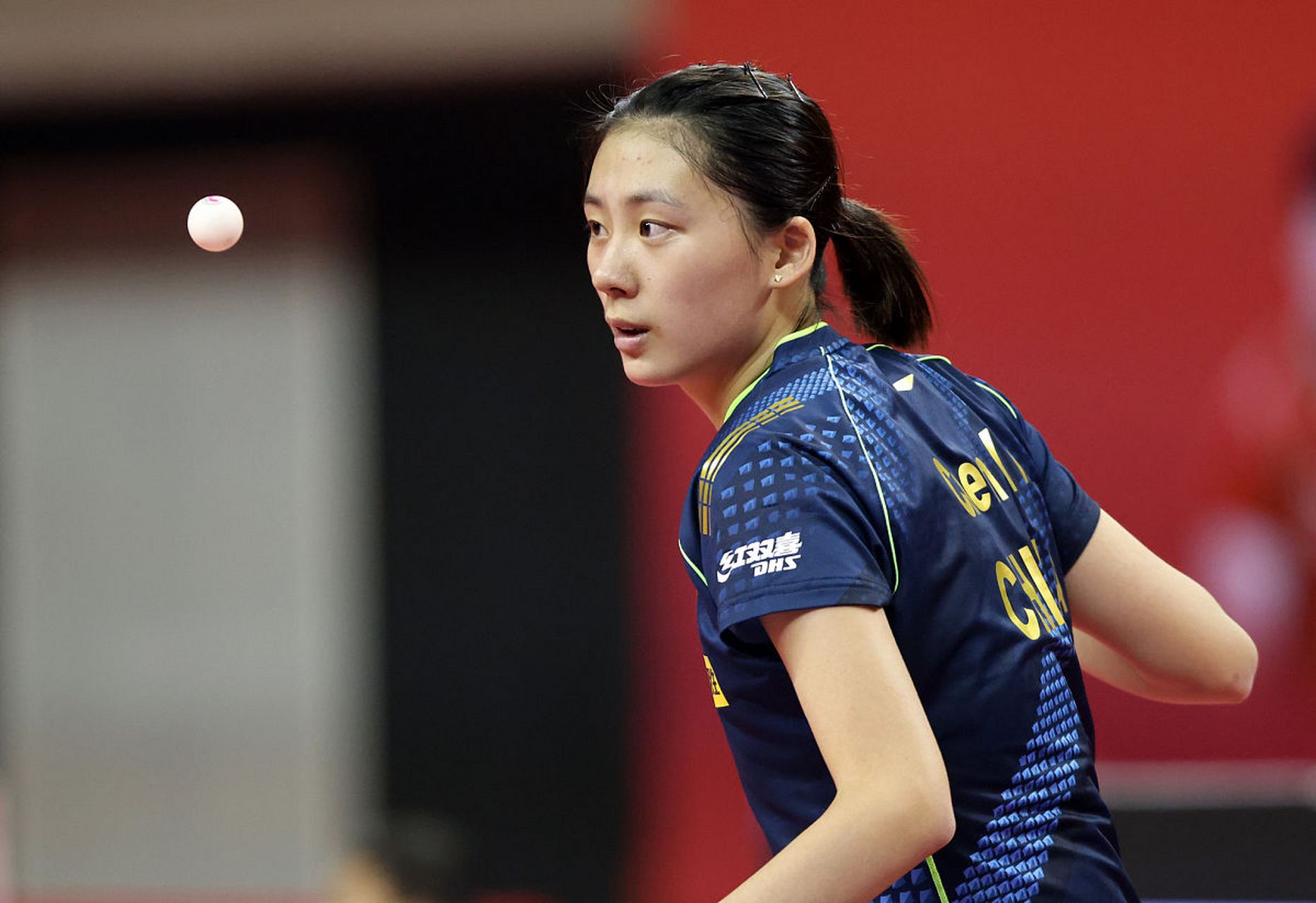 詹姆斯关键助攻锁定胜利(詹姆斯关键助攻锁定胜局)