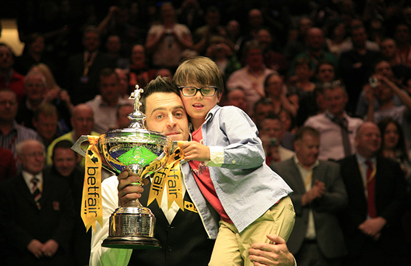 体坛联播｜利物浦欧冠绝杀国米，巴萨逆转战胜法兰克福（体坛快讯｜利物浦欧冠读秒绝杀国米，巴萨逆转击败法兰克福）