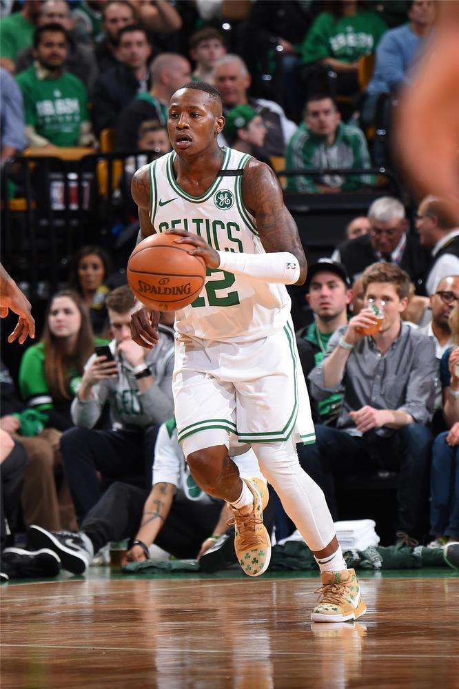 梅西是否参加世界杯？斯卡洛尼：我不知道；踢安哥拉他会出场（梅西世界杯前景未明 斯卡洛尼：对阵安哥拉将出场）